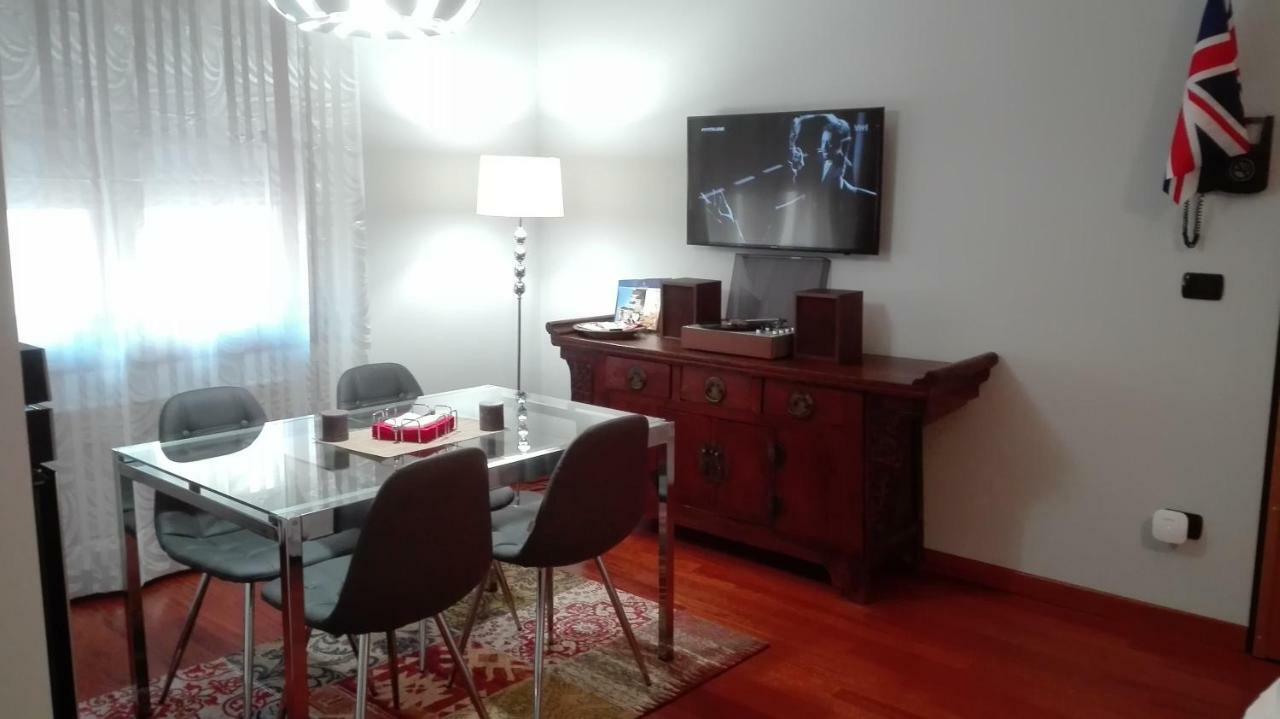 Camera Con Vista Este Apartment Ngoại thất bức ảnh