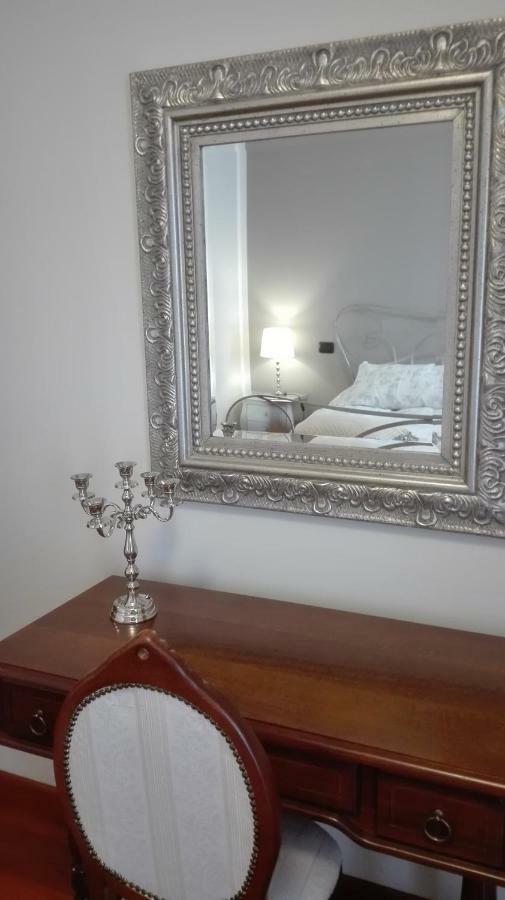 Camera Con Vista Este Apartment Ngoại thất bức ảnh